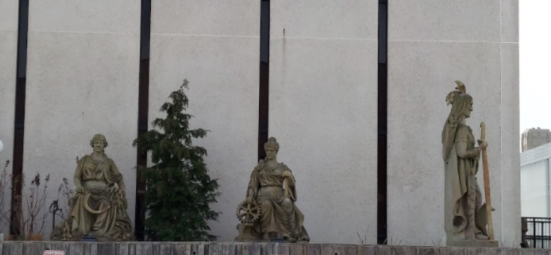 Courthouse Statues.PNG