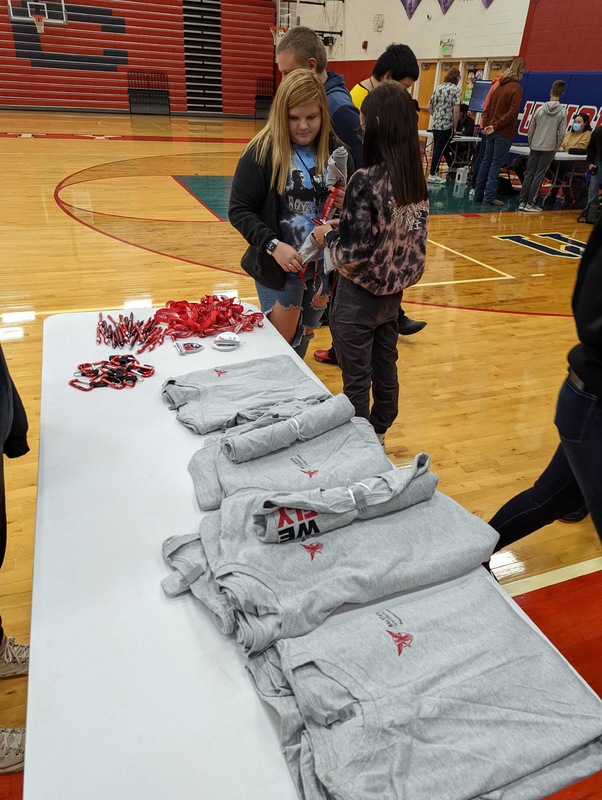 Union City Students Receiving Free Swag