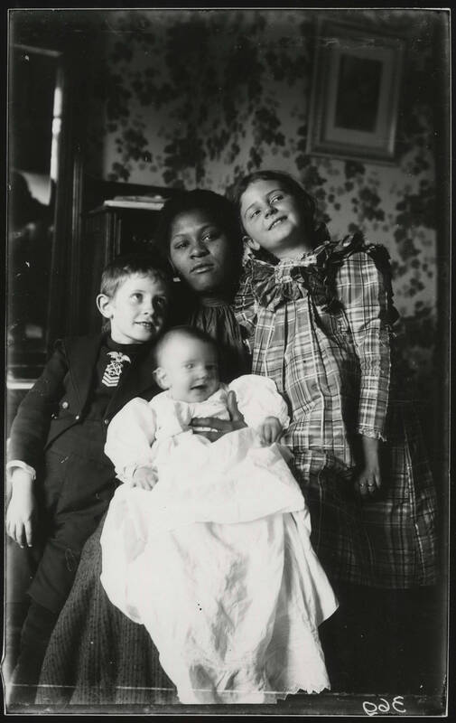 Carrie Gillenwater (sic) and Marsh children