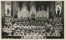 St. Lawrence Church altar boys and priests<br />
